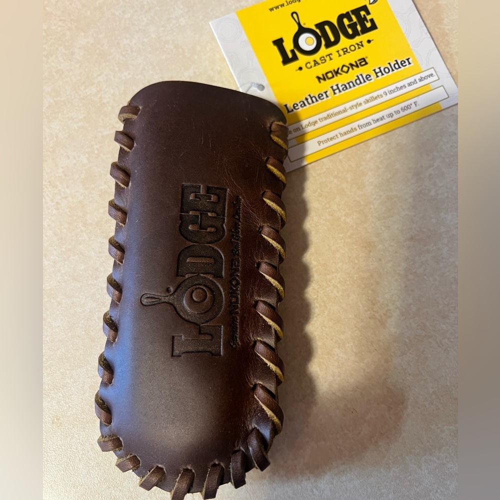 Lodge Cast Iron Nokona
Leather Hot Handle Holder
Premium Ball Glove NEW